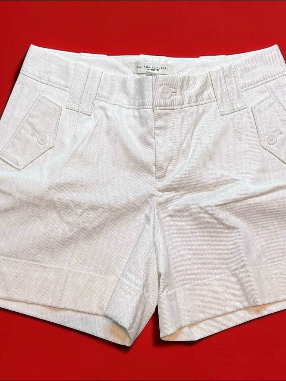 Banana Republic White Martin Fit Shorts Size 2 Cuffed Button Detail NWT